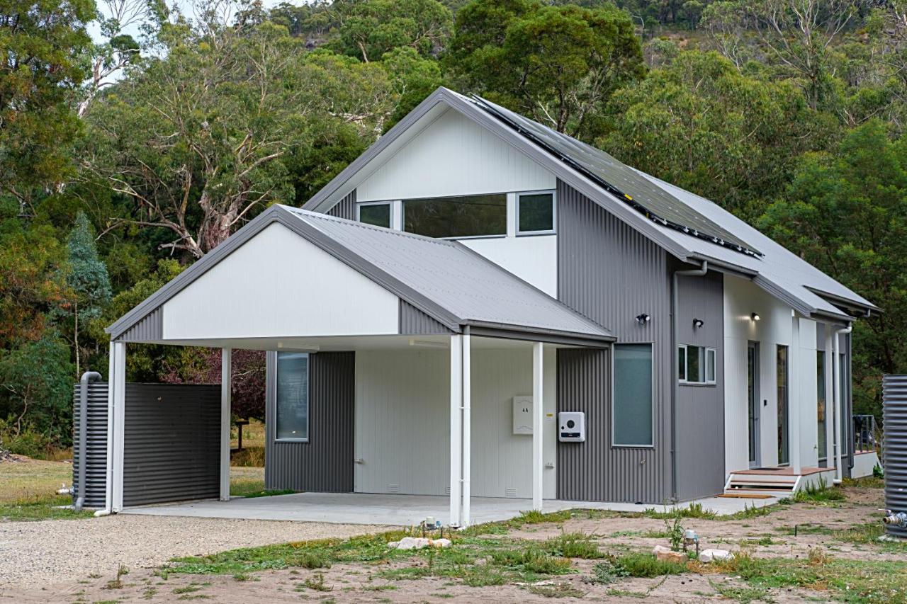 Serenity 4a: Absolute Np Frontage Holiday home *